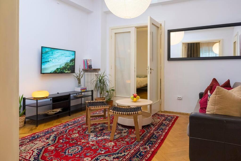 Ultra-central Square Appartamento
