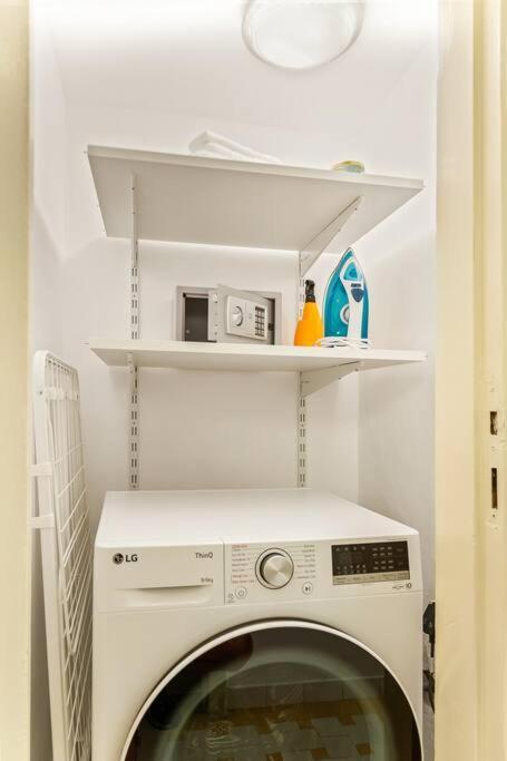 Ultra-central Square Apartament Bucureşti
