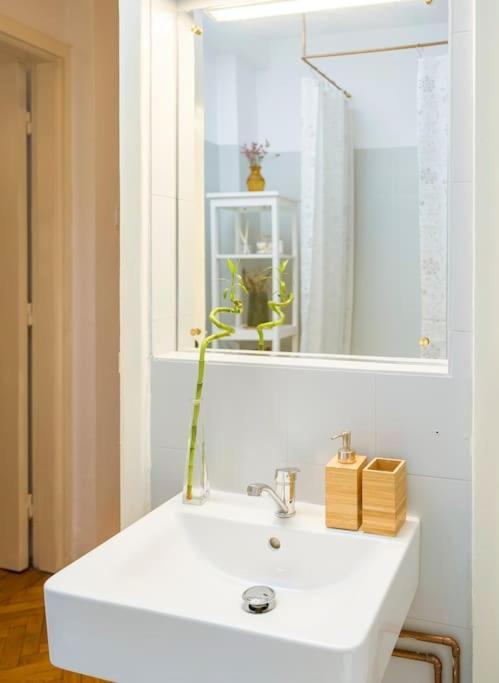 Ultra-central Square Apartament