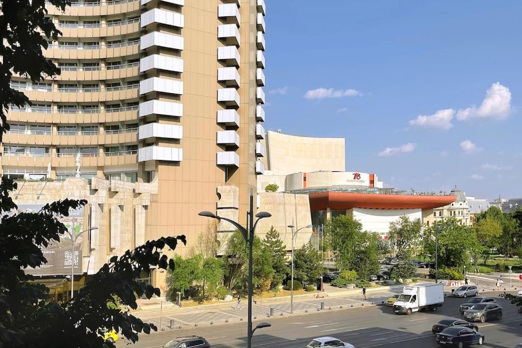 Ultra-central Square Apartament *