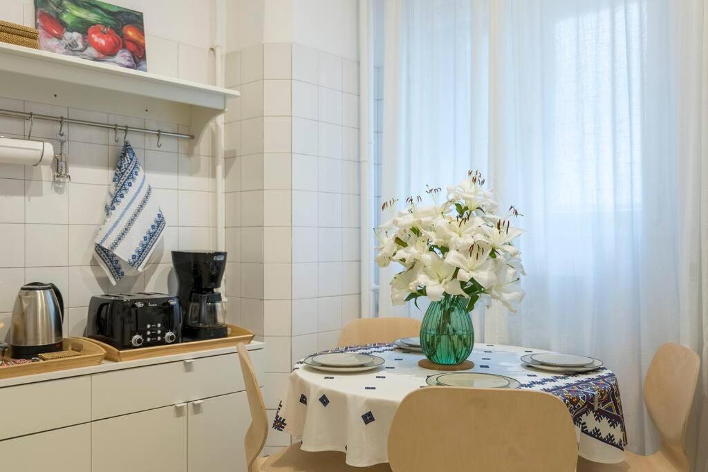 Ultra-central Square Apartament