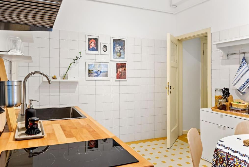 Ultra-central Square Apartament Bucureşti