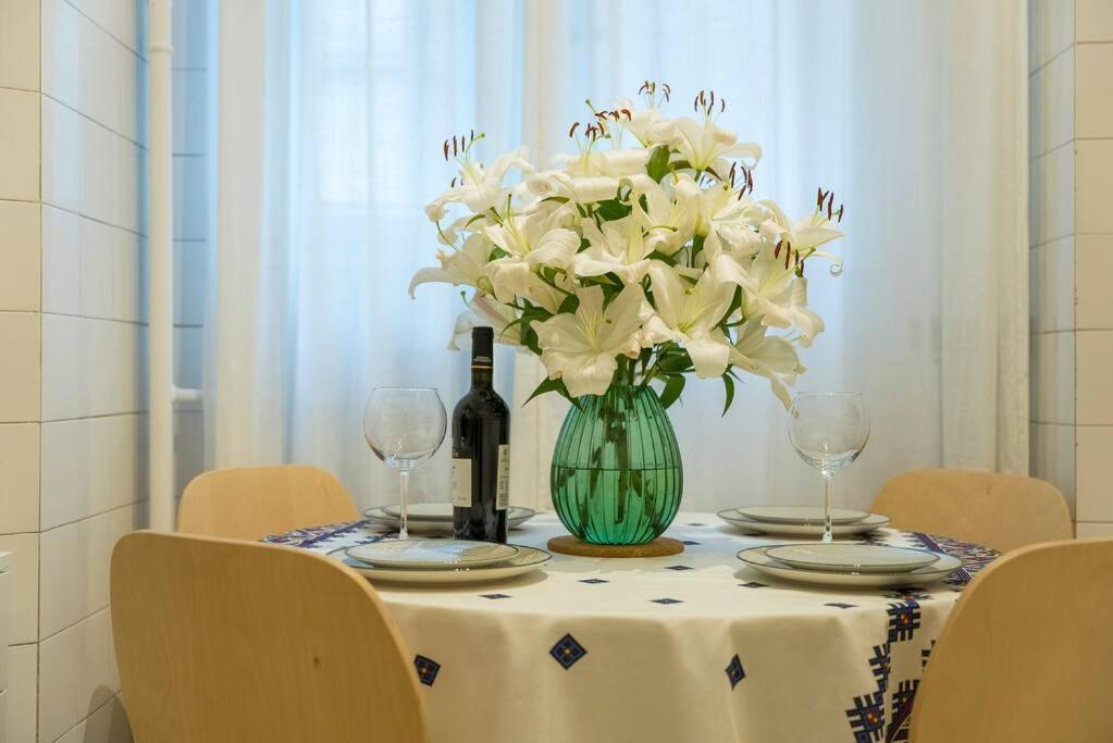 Ultra-central Square Apartament